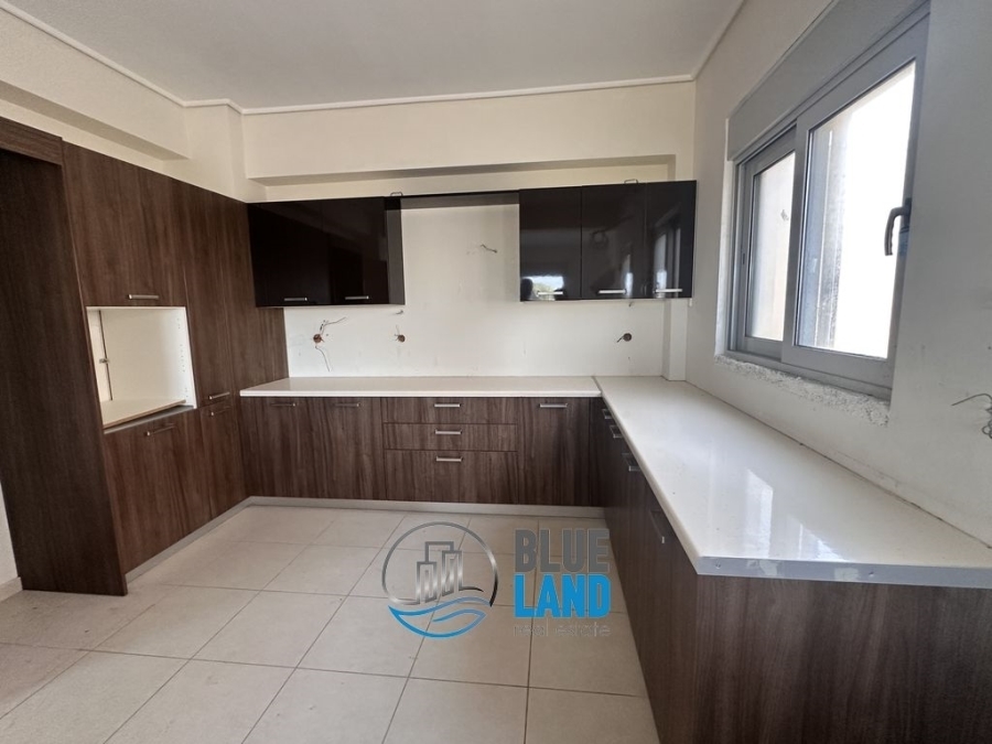(For Sale) Residential Maisonette || Achaia/Patra - 300 Sq.m, 3 Bedrooms, 370.000€ 